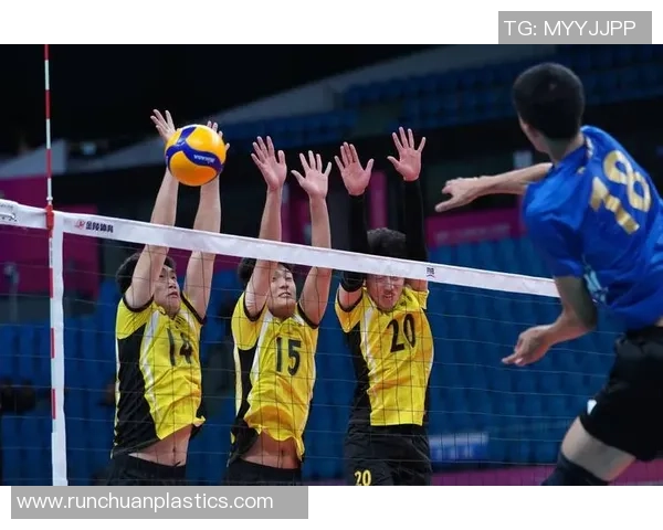 上海排球队的力量揭秘：排球巨献背后的故事与精神