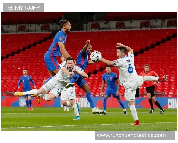 足球比赛中各位置球员的职责与战术分析探讨 足球比赛中各位置球员的职责与战术分析探讨