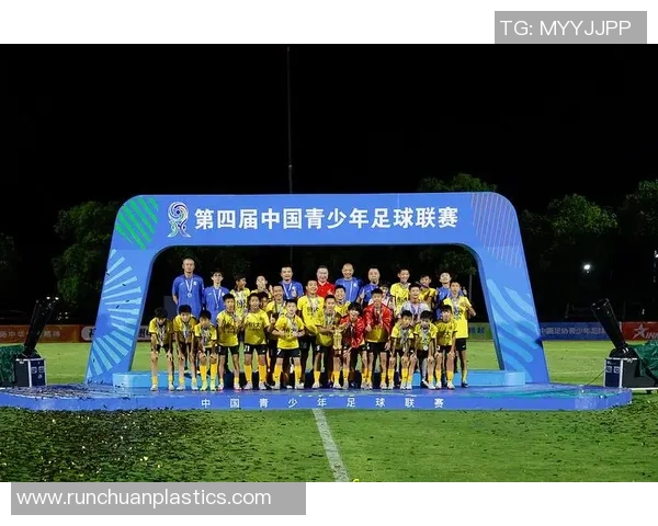 足球潘老师的激情传承与青少年足球梦想的实现之路 足球潘老师的激情传承与青少年足球梦想的实现之路