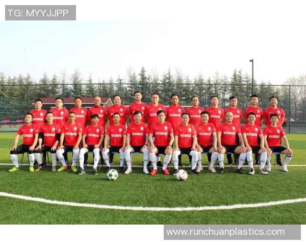 足球的魅力与团队精神在绿茵场上的完美展现与感悟 足球的魅力与团队精神在绿茵场上的完美展现与感悟